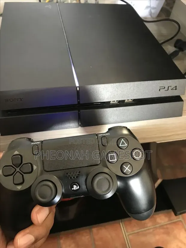 PS4 Standard Console - 1