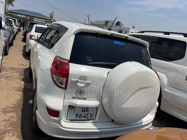 Toyota RAV4 2008 White - 1