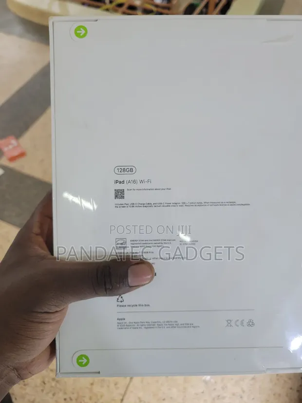 New Apple iPad Wi-Fi 128GB - 1
