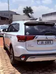 Mitsubishi Outlander 2018 White - 3
