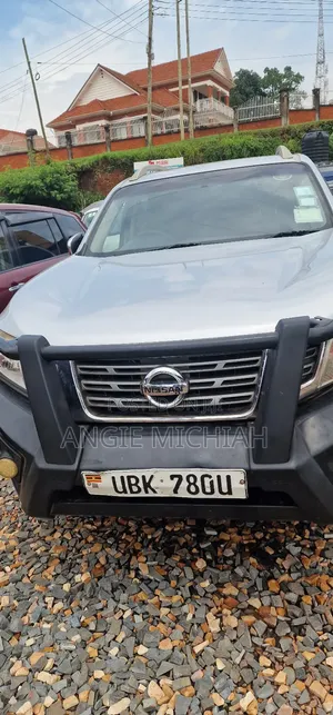 Nissan Navara 2015 Silver