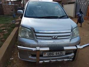 Toyota Noah 2007 Gray