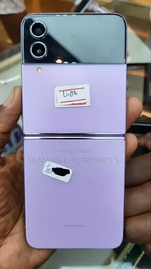Samsung Galaxy Z Flip4 256GB Purple