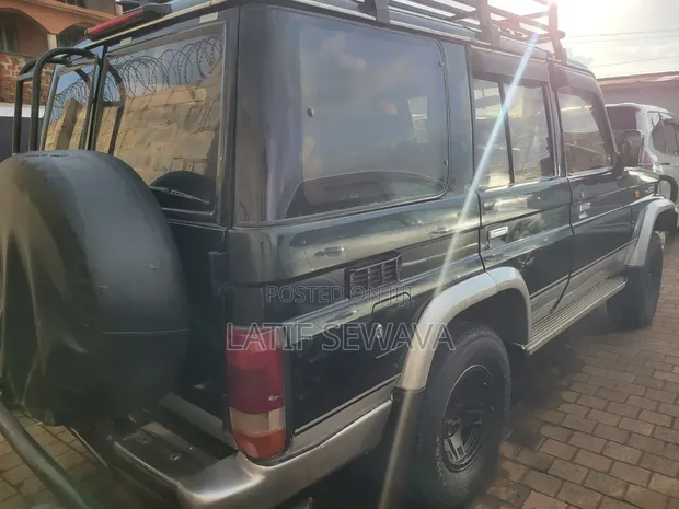 Toyota Land Cruiser 90 1996 Green - 1