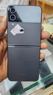 Samsung Galaxy Z Flip4 256GB Black (Used) - 1