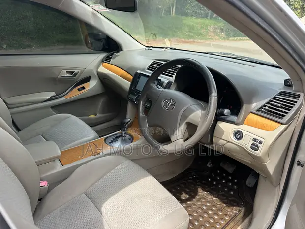 Toyota Premio 1.8 FWD 2009 Silver - 1