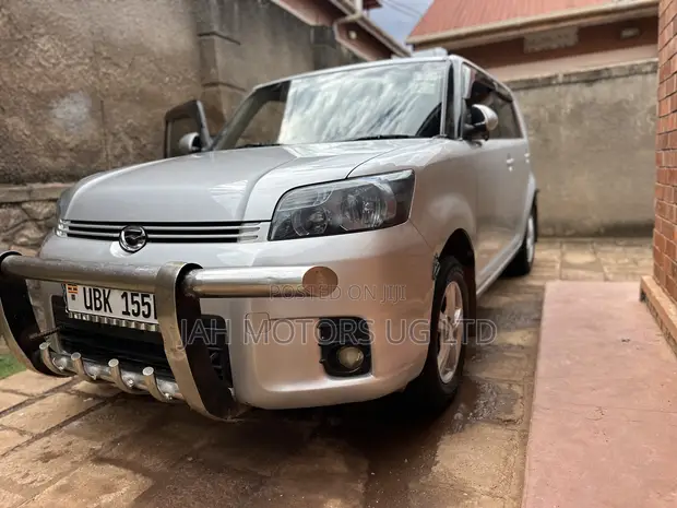 Toyota Corolla Rumion Hatchback 1.5 FWD 2008 Silver - 1