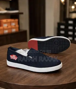 Original Vans Off The Wall Classic Slip-On Sneakers
