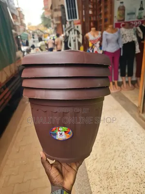 Small Plastic Flower Pot - Brown