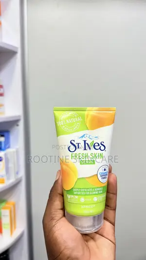 St. Ives Fresh Skin Apricot Facial Scrub