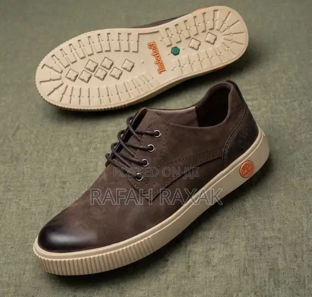 Classic Men's Dark Brown Timberland Low Casual Shoes - 1