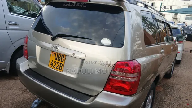 Toyota Kluger 2004 Silver - 1