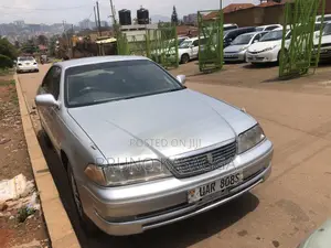 Toyota Mark II 2000 Silver