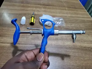 Poultry Vaccinator Gun with Tubing & Accessories