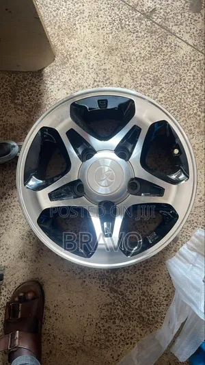 Size 16 Sport Rims for Land Cruiser Pick-up