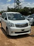 Toyota Noah 2.0 143hp AWD (7 Seater) 2013 White - 5