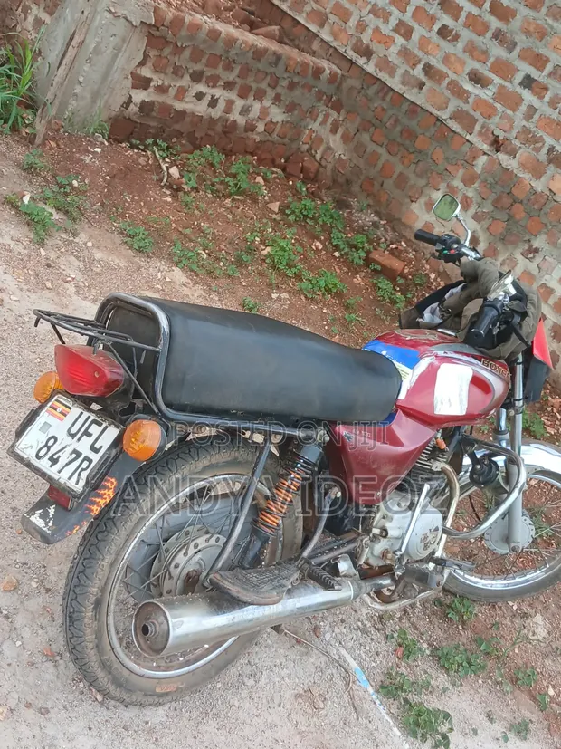 Bajaj Boxer 2017 Red - 1