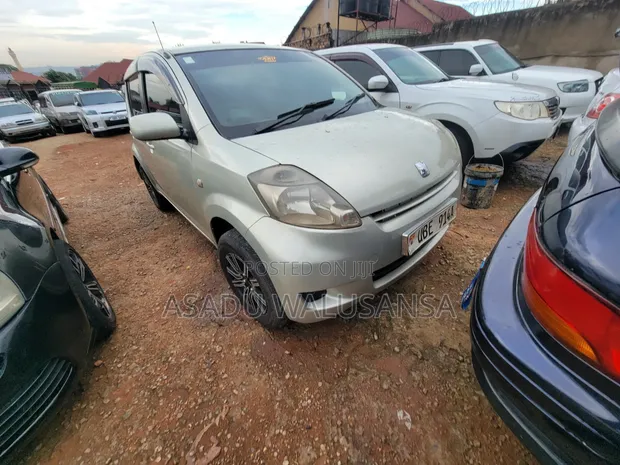 Toyota Passo 2006 Gray - 1