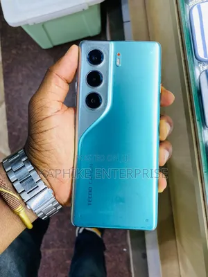 Tecno Camon 40 Pro 256GB Blue