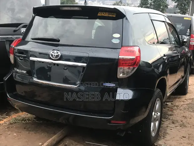 Toyota Vanguard 2014 Gray - 1