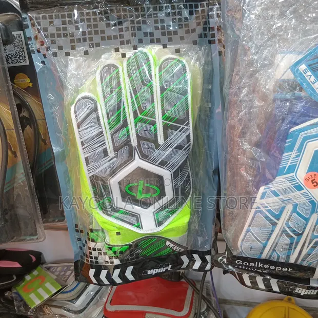 Kids and Adults Goalkeeper Gloves - 1