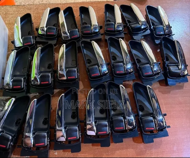 Interior Car Door Handle for Subaru Forester/Impreza - 1