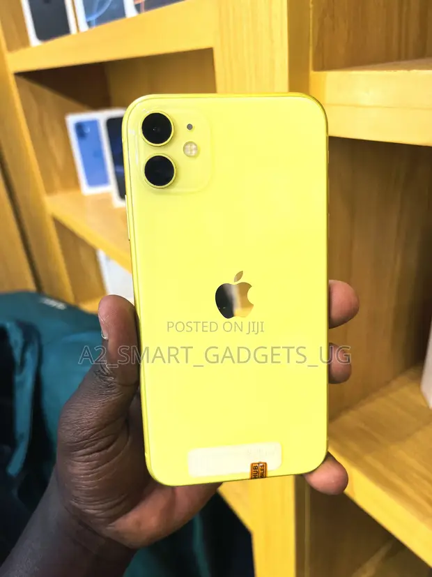 Apple iPhone 11 64GB Yellow - 1