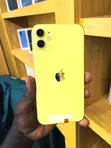 Apple iPhone 11 64GB Yellow - 1