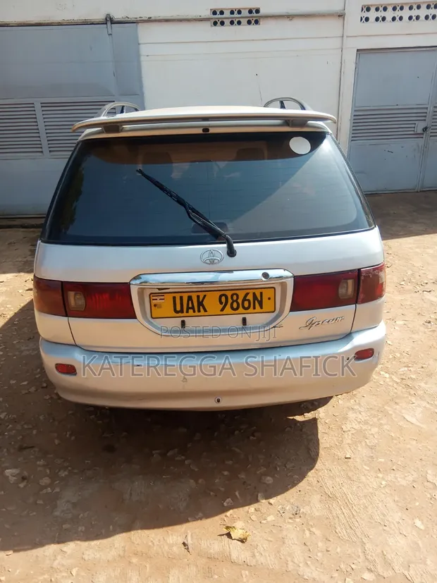 Toyota Ipsum 1998 Gray - 1