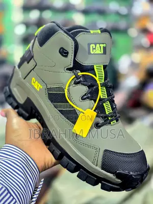 Under Armour, CAT, North Face, Lowfi Boots