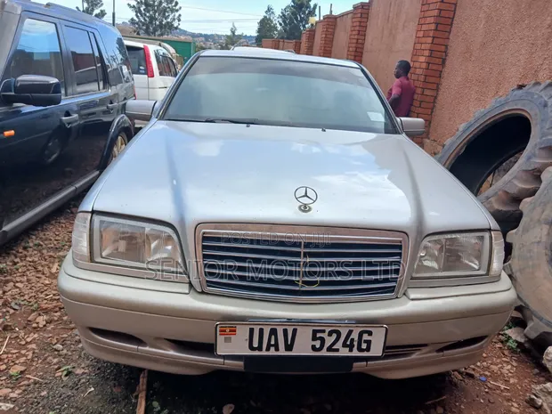 Mercedes-Benz C200 2000 Silver - 1