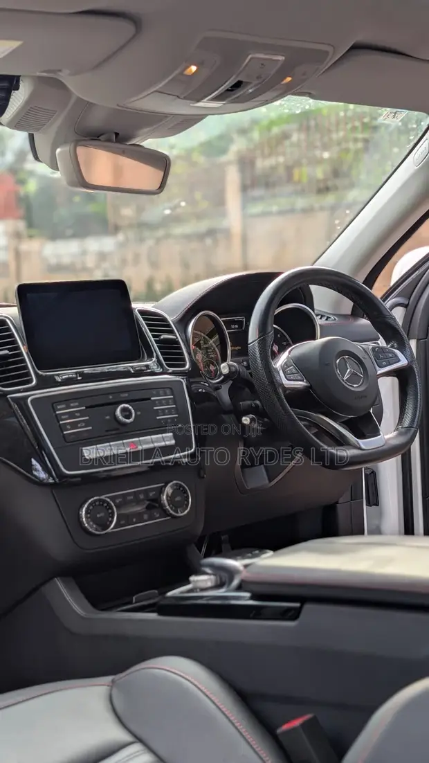 Mercedes-Benz GLE-Class 2018 White - 1