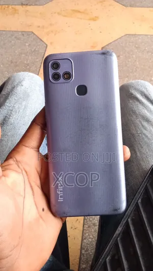 Infinix Hot 10i 64GB Purple (Faulty Screen/Charging)