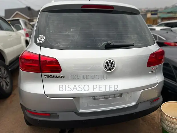 Volkswagen Tiguan 2014 Silver - 1
