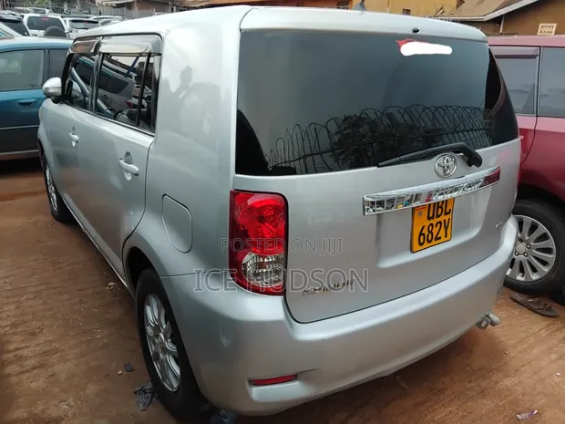 Toyota Harrier 2005 Silver - 1