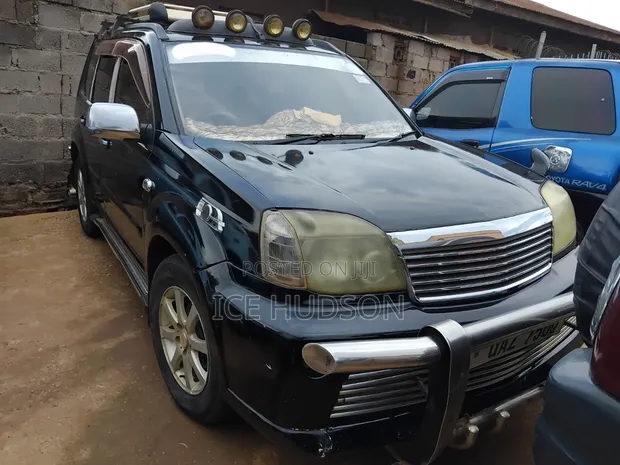 Nissan X-Trail 2004 Black - 1