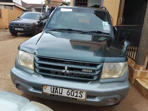 Mitsubishi Pajero IO 2003 Green