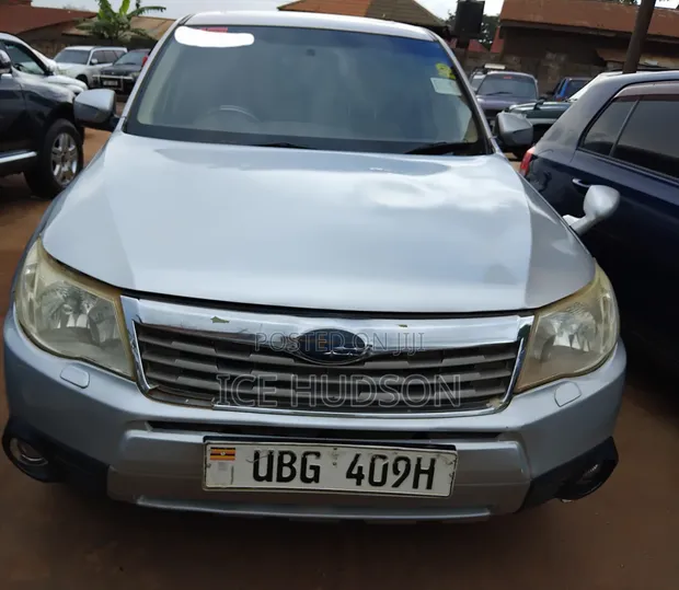 Subaru Forester 2009 Silver - 1