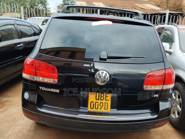 Volkswagen Touareg 2007 Black - 1