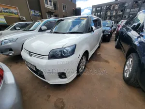 Toyota Corolla Rumion 2009 White