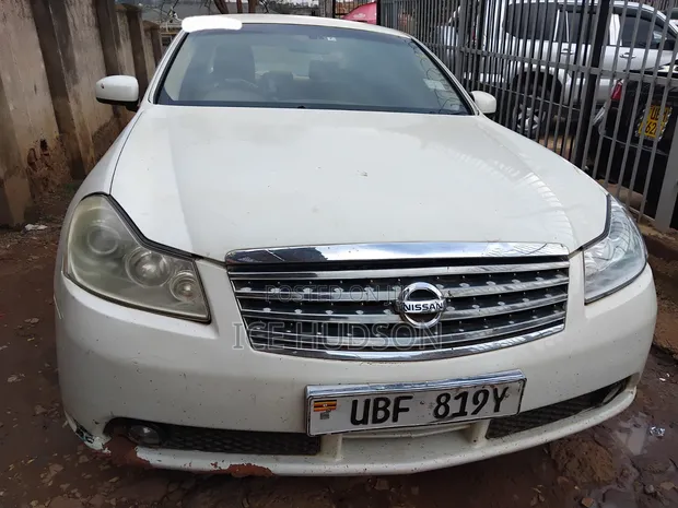 Nissan Fuga 2005 - 1