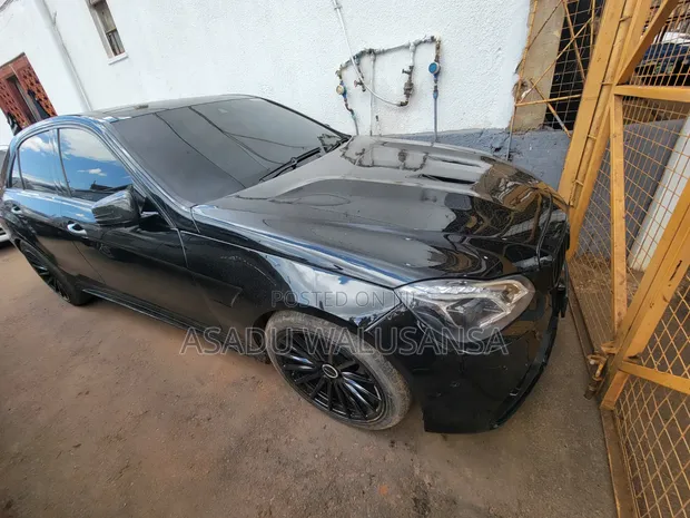 Mercedes-Benz E300 2015 Black - 1