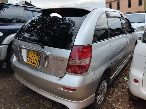 Toyota Nadia 2002 Silver - 1