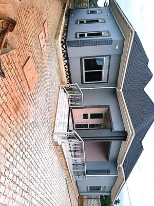 3 Bedroom Bungalow for Sale in Kitende Kitovu