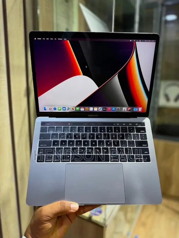 Apple MacBook Pro 2017 16GB RAM, Intel Core i7, 256GB SSD - 1