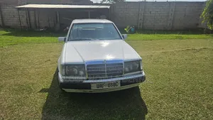 Mercedes-Benz W124 1986 White