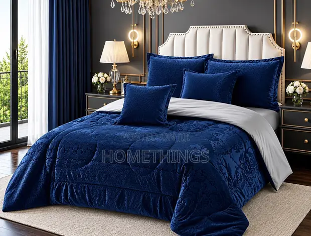 Jacquard Velvet Duvet Set (7x7) - 1