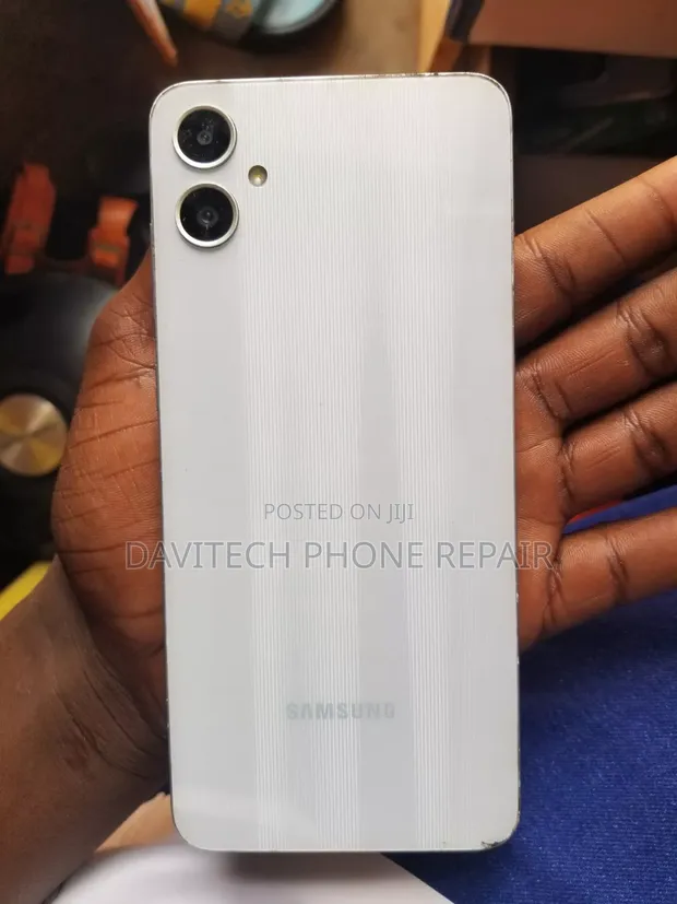 Samsung Galaxy A05 64GB White - 1