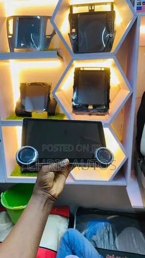 Universal Dual Knob Android Car Screen with WiFi & Bluetooth