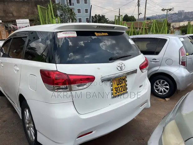 Toyota Wish 2011 White - 1